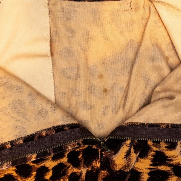 Vintage Emanuel Ungaro Women's Velvet Leopard Print Skirt – Size 14 / EU 48‎ - Picture 8 of 9